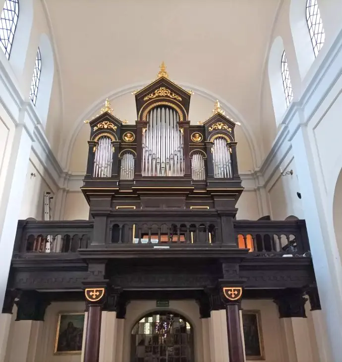 Zabytkowe ograny w kościele parafialnym w Tuchowiczu